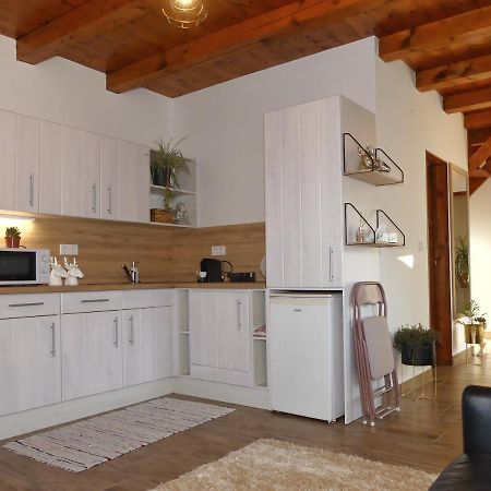 Csuecsoek Vendeghaz Apartment Eger Bagian luar foto