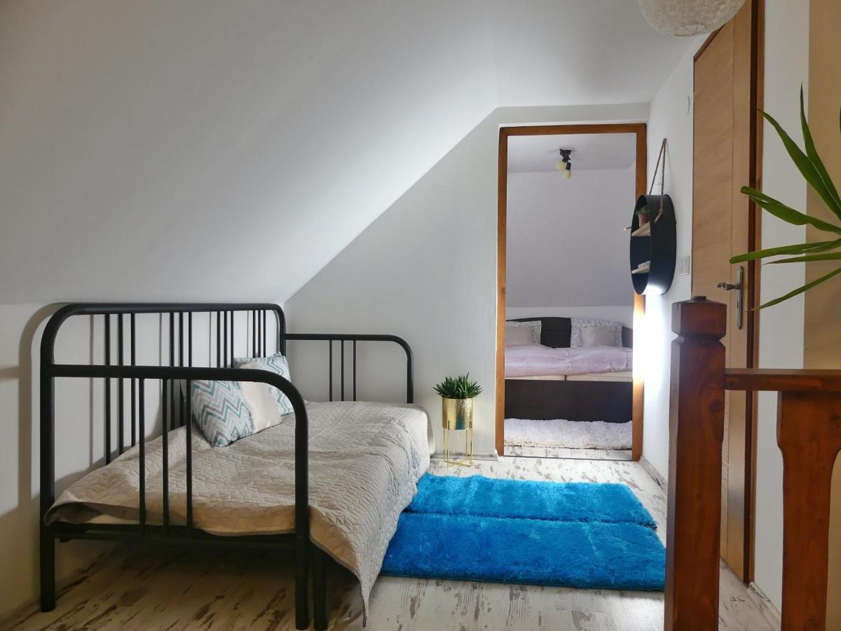 Csuecsoek Vendeghaz Apartment Eger Bagian luar foto