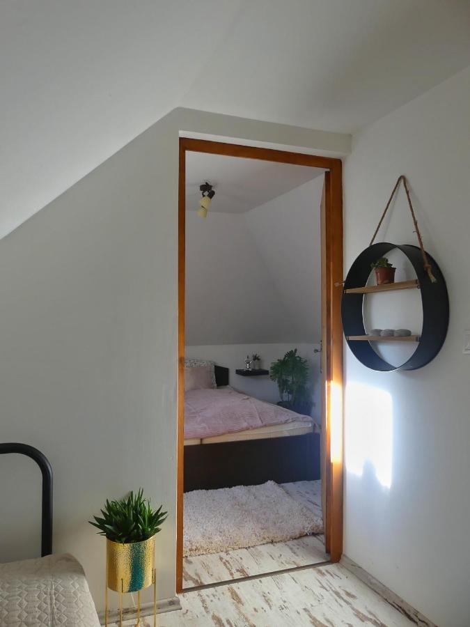 Csuecsoek Vendeghaz Apartment Eger Bagian luar foto