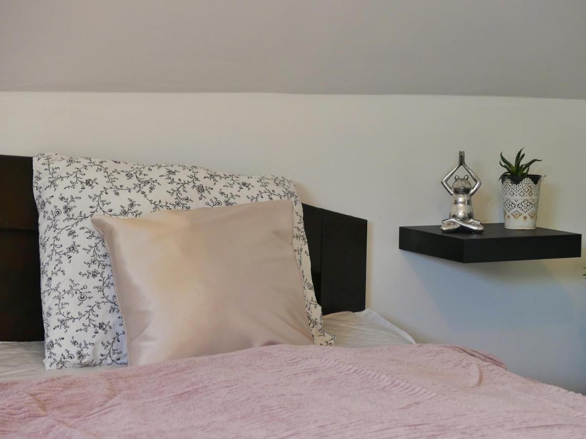 Csuecsoek Vendeghaz Apartment Eger Bagian luar foto